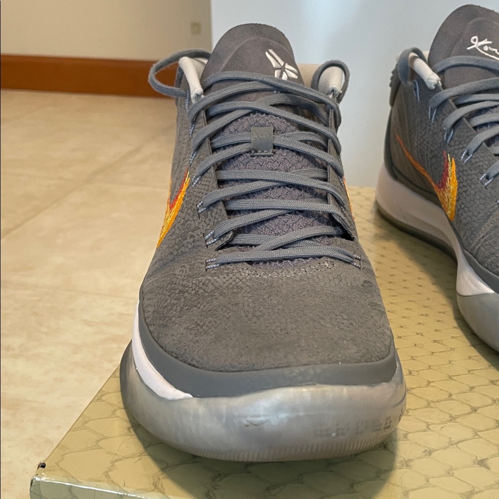 Nike Kobe AD shoes men’s size 10 - Picture 2 of 16